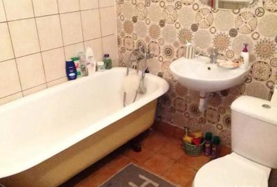 P.f. inchiriez ap. 3 camere str. Horea - 3