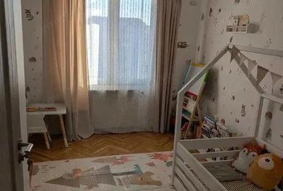 Apartament cu 3 camere decomandat în Tudor - 8