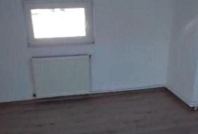 Casă cu 5 camere cu Canalizare în Vatra Luminoasă - 3