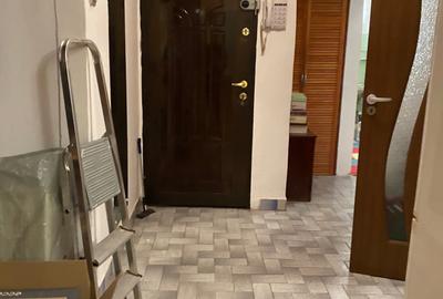 Apartament cu 3 camere semidecomandat în Chișinau