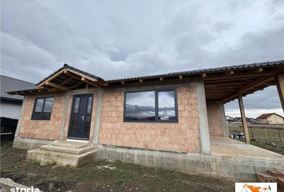 Casă cu 3 camere cu Teren 300 Mp în Central