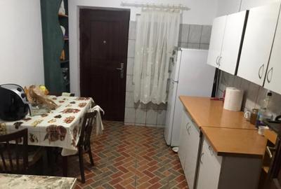 Casă cu 7 camere cu Teren 2500 Mp în Ilovăț - 10