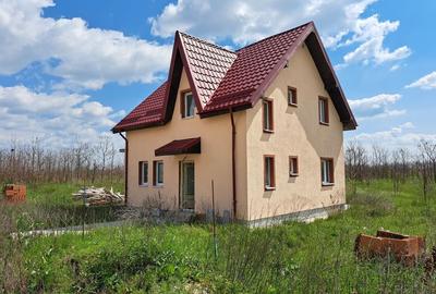 Casă individuală cu 4 camere în Sud-Vest