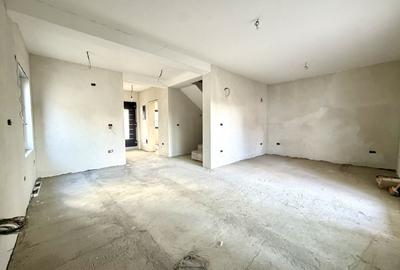 Duplex cu 4 camere cu Canalizare în Plopi - 1