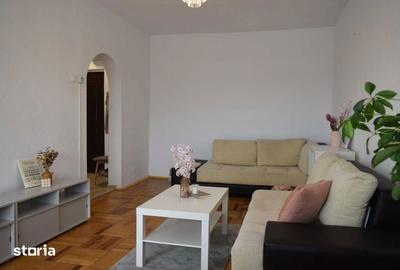 Apartament cu 3 camere în Micro 6 - 1