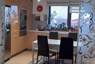 Apartament cu 5 camere semidecomandat în Central - 2
