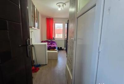 Garsonieră în Vest - 2