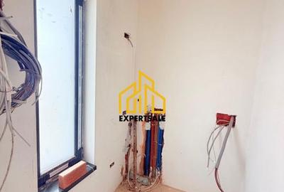 Casă cu 4 camere cu Teren 450 Mp în Central