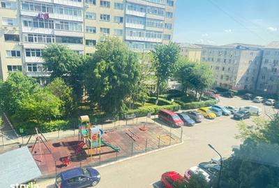 Apartament cu 2 camere semidecomandat în Micro 9 - 10