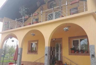 Casa cu mansarda in centru Loc Belcesti jude?ul Ia?i - 1