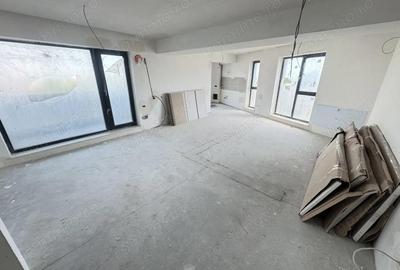 Apartament cu 4 camere decomandat în Central - 2