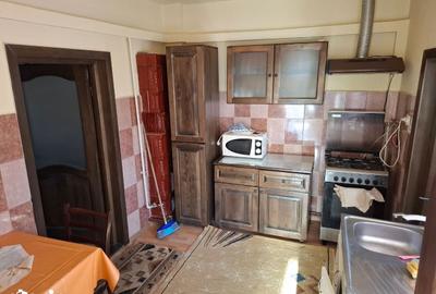 Casă cu 3 camere cu Teren 280 Mp în CFR - 12