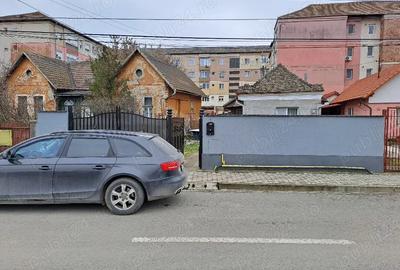 Casă cu 2 camere cu Teren 330 Mp în Central - 3