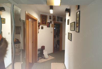 Apartament cu 4 camere decomandat în Oltenița - 7