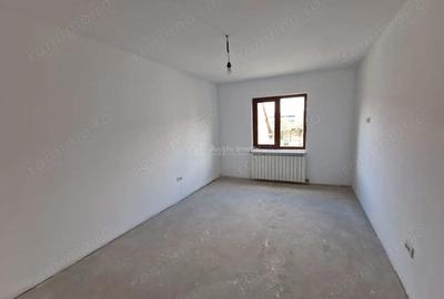 Casă cu Teren 214 Mp în Sud - 2