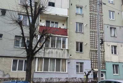 Apartament cu 3 camere decomandat în Central - 2