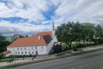 Apartament cu trei camere zona centrala - 12