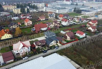 Casă cu 4 camere cu Teren 397 Mp în Central