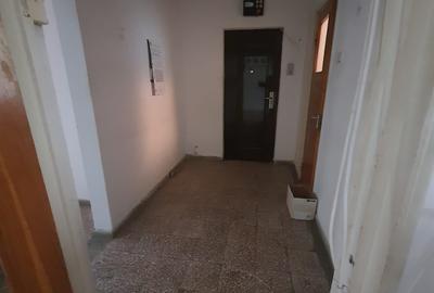 Apartament cu 3 camere decomandat în Militari