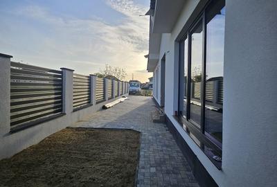 Casă cu 4 camere cu Teren 750 Mp în Central