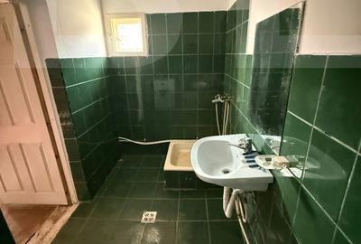 Casă cu 3 camere cu Teren 200 Mp în Central - 8
