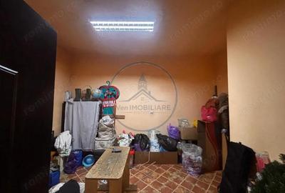 Spațiu comercial, de 95 mp, în Central - 3