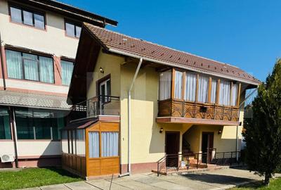 Casă individuală cu 4 camere cu Canalizare în Bran - 1