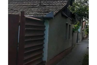 Vand sau schimb cu apartament - 1