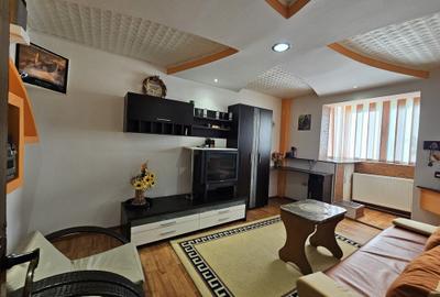 Apartament cu 2 camere decomandat în Micro 15