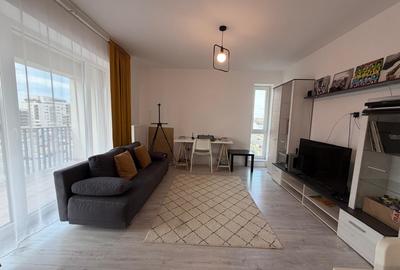 Apartament cu 2 camere decomandat în Tractorul