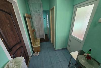 Apartament cu 3 camere semidecomandat în 23 August