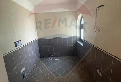 Casă cu 6 camere cu Canalizare în Răstoaca - 3