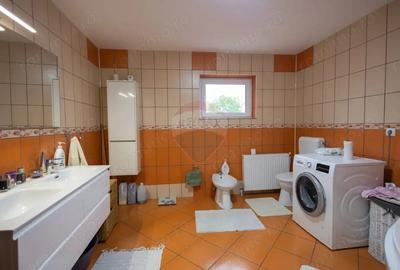 Casă cu 8 camere cu Teren 1007 Mp în Vad - 17