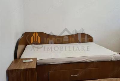 Garsonieră decomandată în Podul de Fier