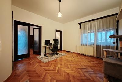 Apartament cu 3 camere semidecomandat, mobilat în Libertății - 16