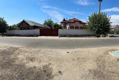 Casă cu Teren 2000 Mp în Central - 4