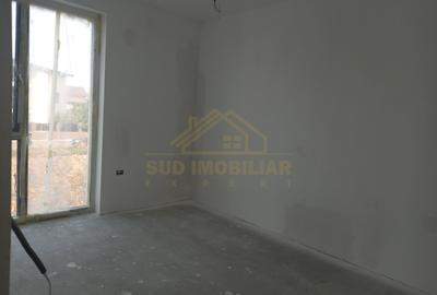 Casă individuală cu 4 camere cu Canalizare în Central - 12