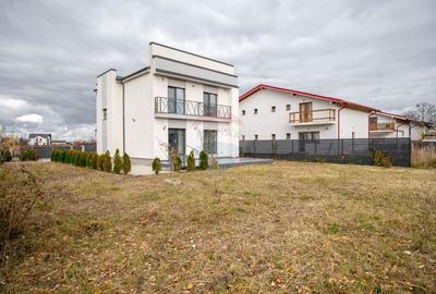 Casă individuală cu 4 camere cu Canalizare în Stupini - 3