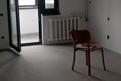 Apartament cu 3 camere decomandat în Traian - 1
