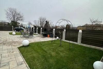 Casă cu 5 camere cu Teren 461 Mp în Central