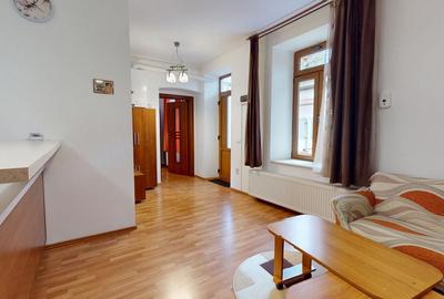 Apartament 3 camere zona centrala - 2