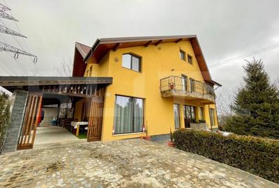 Casă individuală cu 6 camere în Strugurilor
