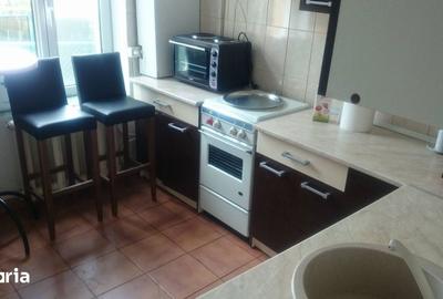 Casă cu 4 camere cu Teren 100 Mp în Central - 1