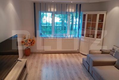 Apartament 3 camere, 70 mp, zona Micro 3 - 1