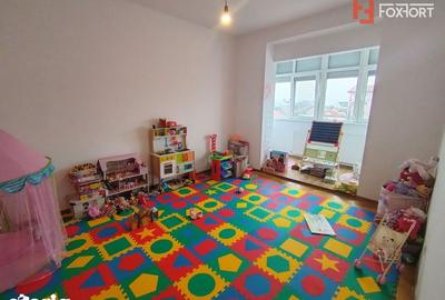 Apartament cu 4 camere decomandat în Fratelia - 9