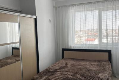 Apartament cu 3 camere semidecomandat, mobilat în Titan