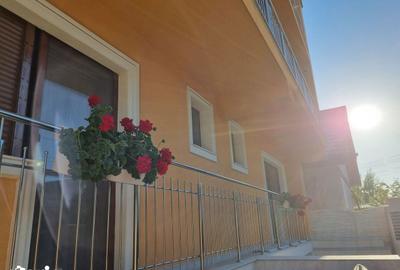 Casă cu 8 camere cu Teren 250 Mp în Central - 14