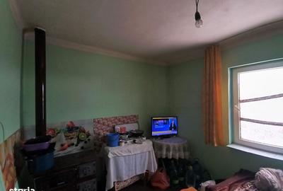 Casă cu 4 camere în Fetești - 2