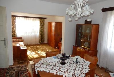 Calugareni-Branistari-casa 4 camere, teren 1965 mp, curent, put, libera,69900 €