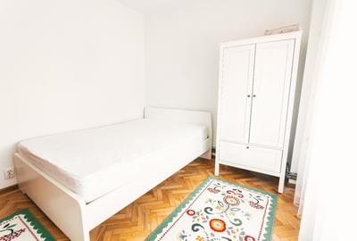 Decebal ,Calea Calarasilor  ,  3 minute metrou Piata Muncii - 31